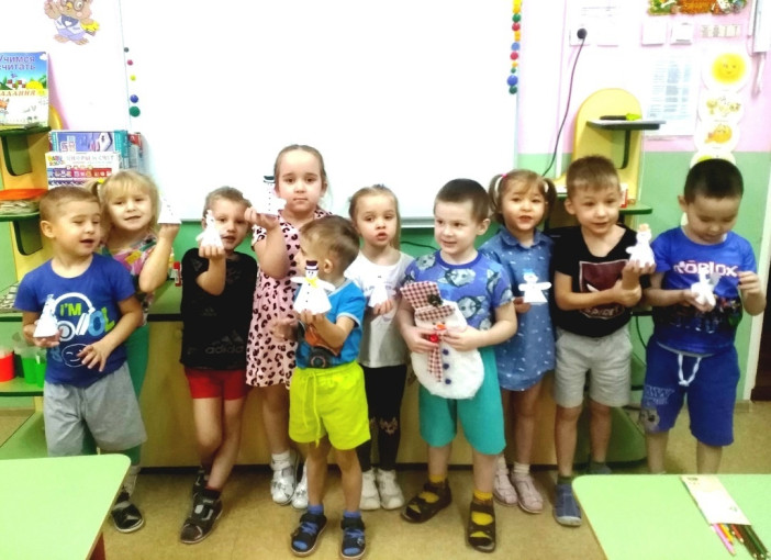 18 января - День рождения Снеговика 18 января - День рождения Снеговика.